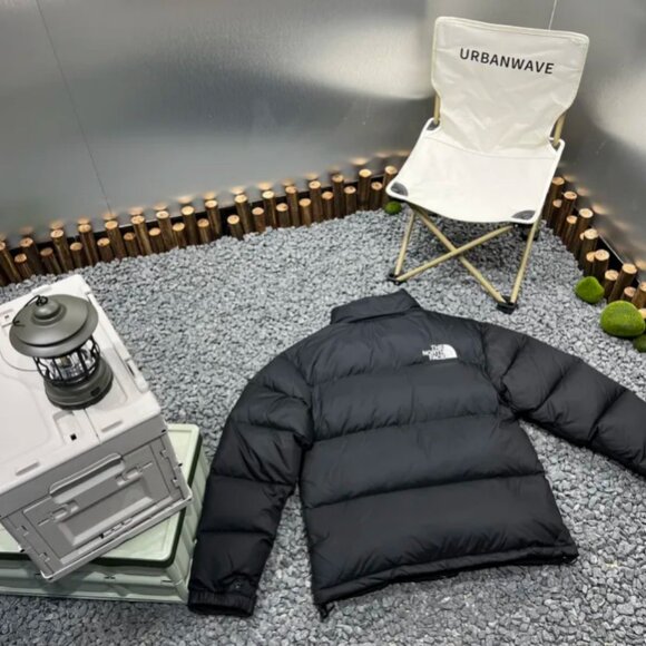 North Face Men's Black Puffer - Picture 3 of 4